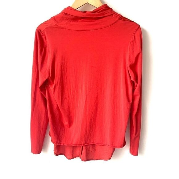 VINCE CAMUTO RED STRETCH PANEL TOP - Picture 4 of 6